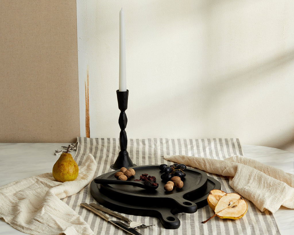 Viena Sculpture Shape Iron Black Candle Holder