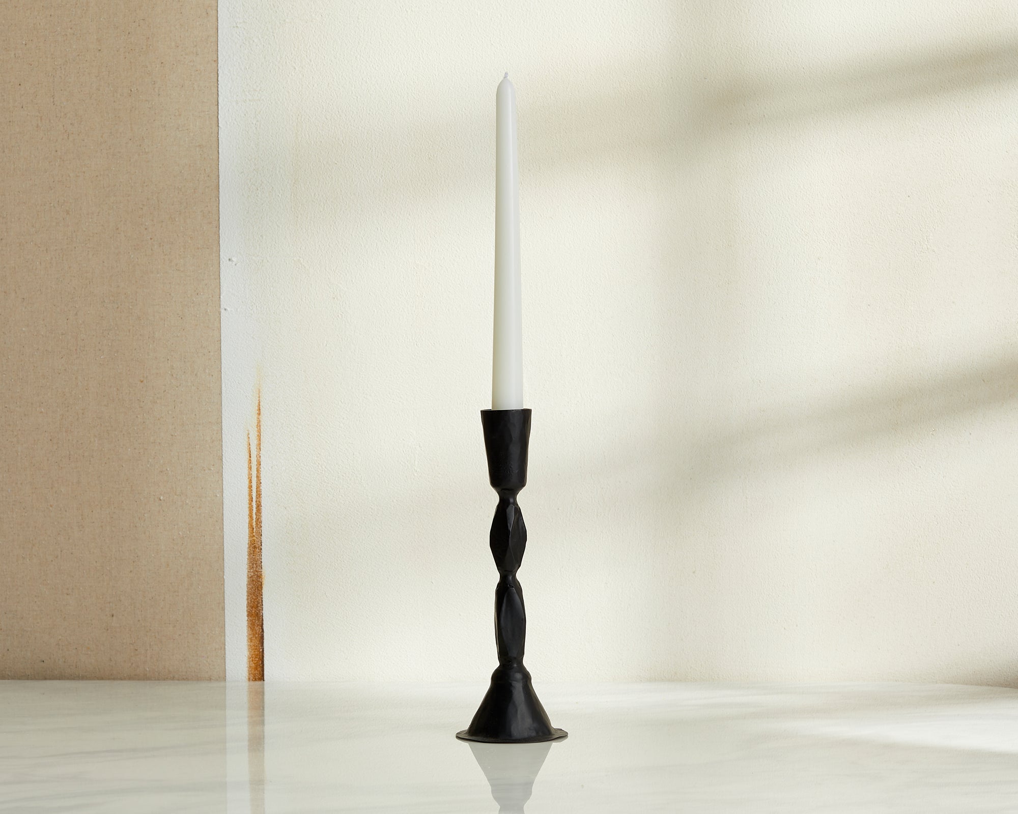Viena Sculpture Shape Iron Black Candle Holder