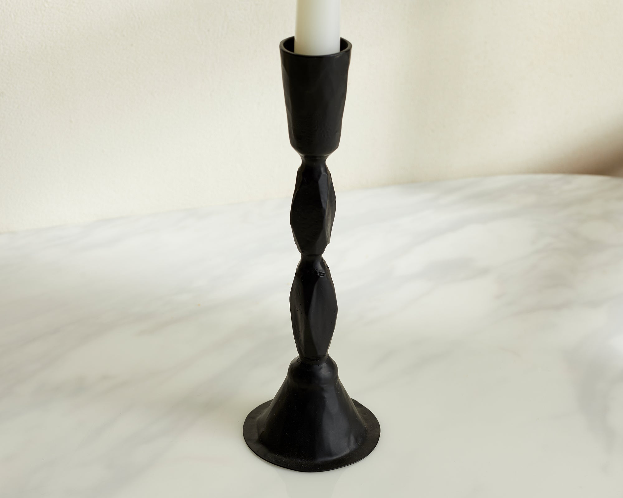 Viena Sculpture Shape Iron Black Candle Holder
